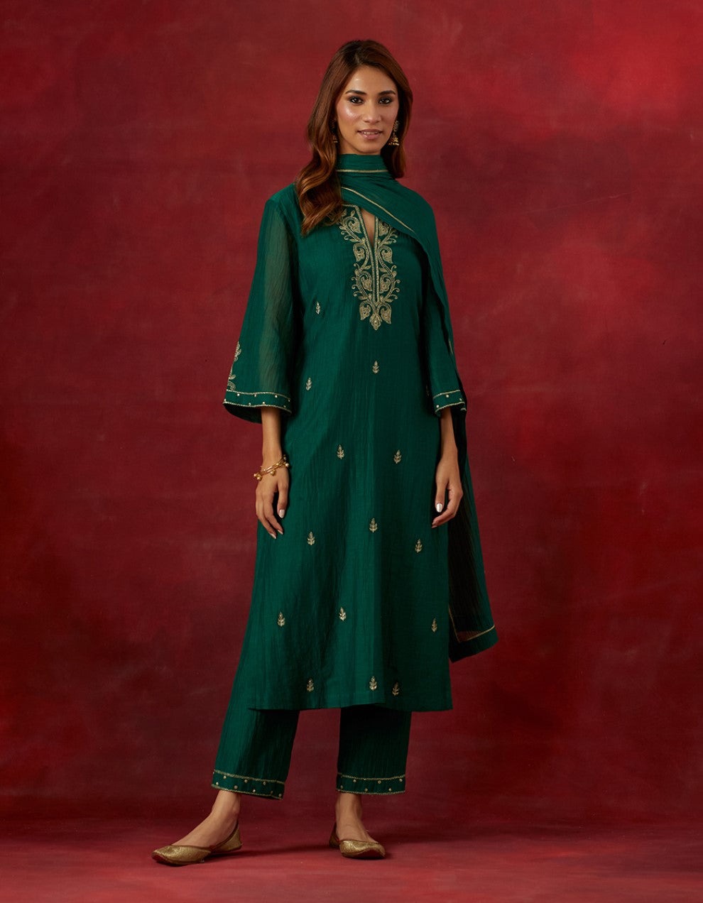 Green Embroidered Leaf Notched Kurta Pant Set with pant dupatta