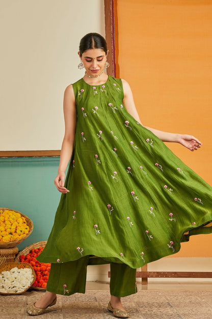 Beautiful Green Embroidered Kurta Set